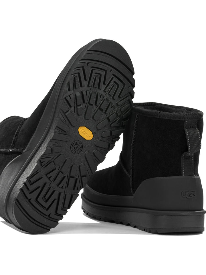 Ugg Classic Mini Guard Gtx Boots and Ankle Boots - Nero | 07d06cff7a8f2261aab9b8a10034da2db6126eca