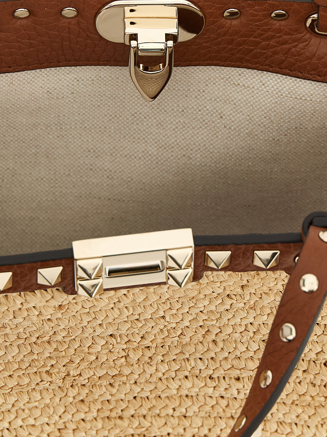 Valentino Garavani Rockstud Tote - Beige | b1455933ec66aa65450bba50a8c52f9459d0ff07