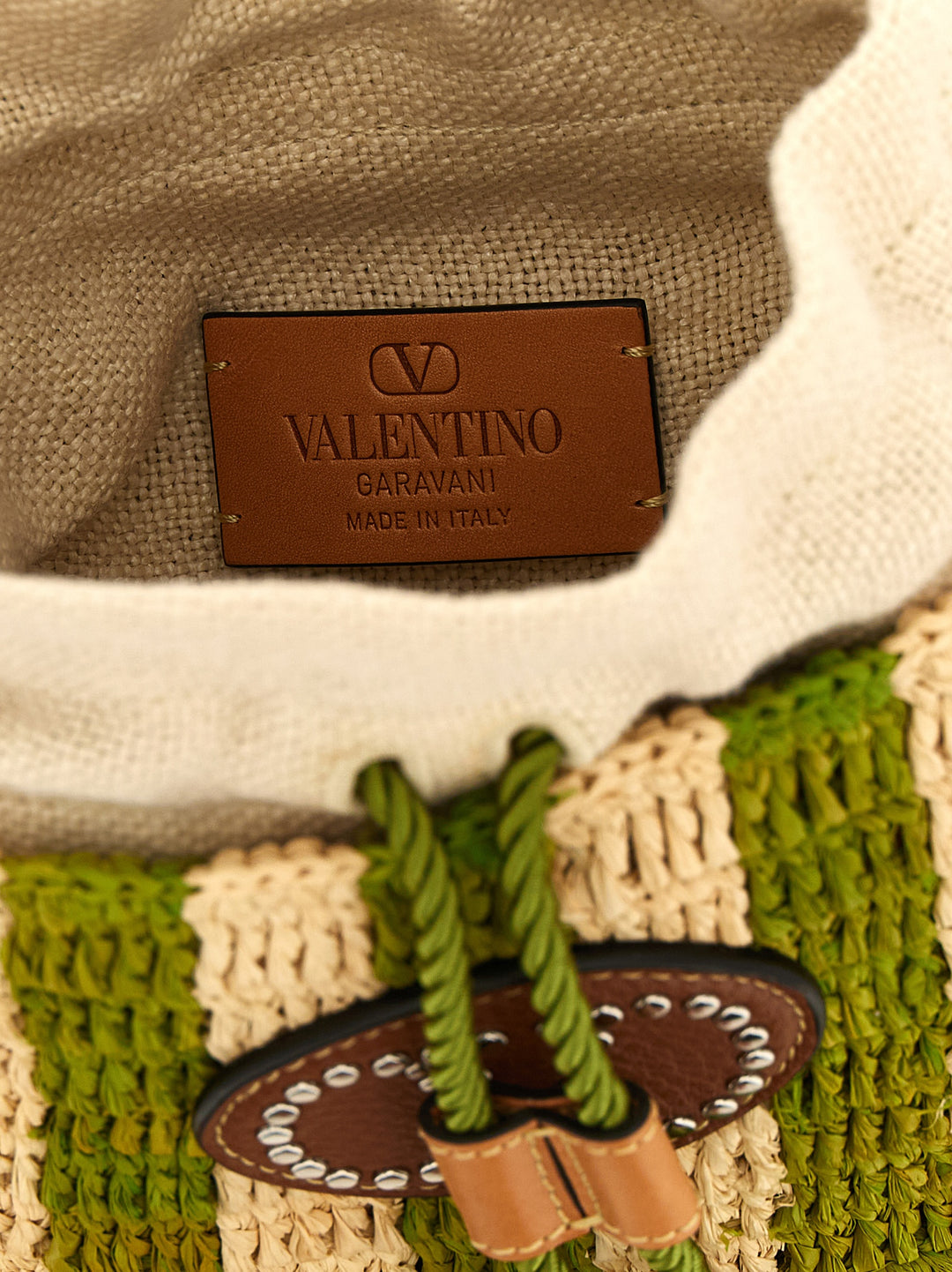 Valentino Garavani Valentino Garavani Raffia Small Bucket Bag Borse a Spalla e Tracolla - Verde | 8288b47f0bdc2e8c9f1454c891e4cae5cedd596b
