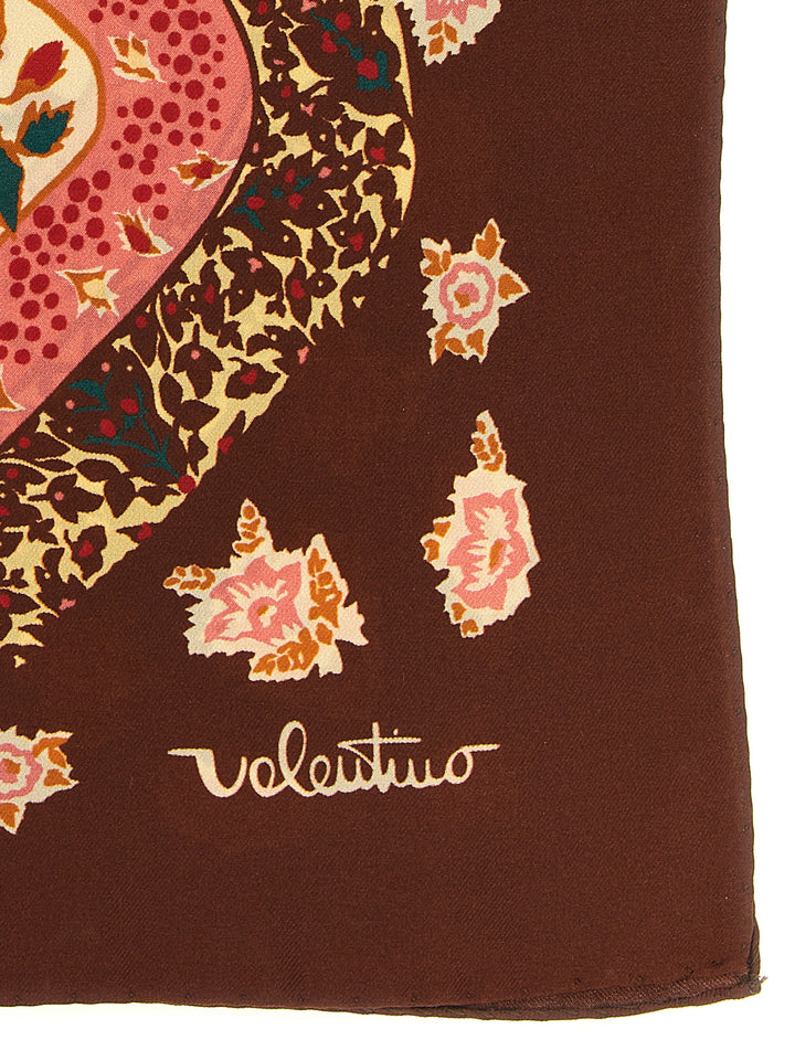 Valentino Garavani Shawls Sciarpe - Marrone | c0bb06b2e58fbde3c8f173ee7fab8c5491ee9c63