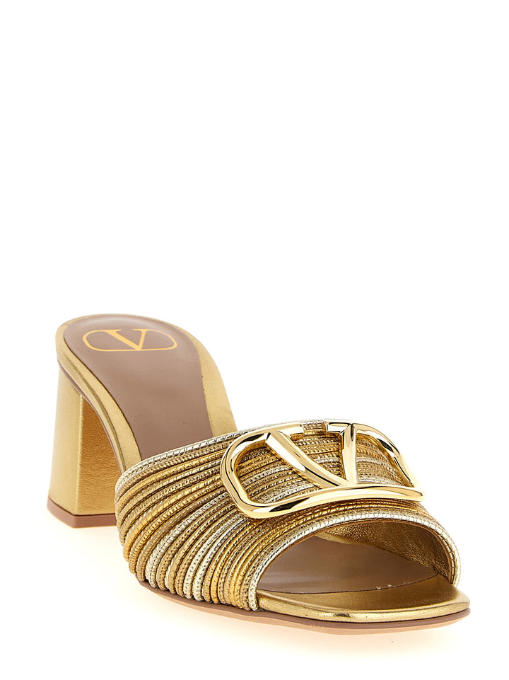 Valentino Garavani Valentino Garavani Vlogo Signature Slides Sandali - Oro | fd5dab7a20a0d6827660b4bbc4b5523c0cfc10d2
