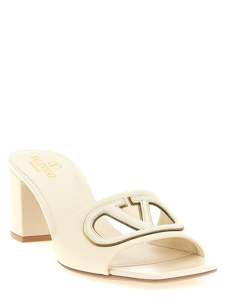 Valentino Garavani Valentino Garavani Vlogo Signature Slides Sandali - Bianco | c4bb27dcc5c88464e9abbce17154e98c6699c532