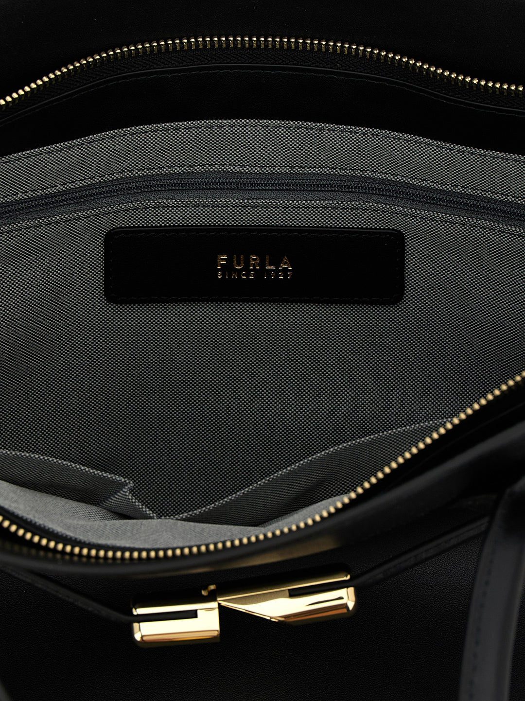Furla Furla Goccia Dome L Borse a Spalla e Tracolla - Nero | 20ebbc4c43e30e9d64550ec9fd618c67f991adfd