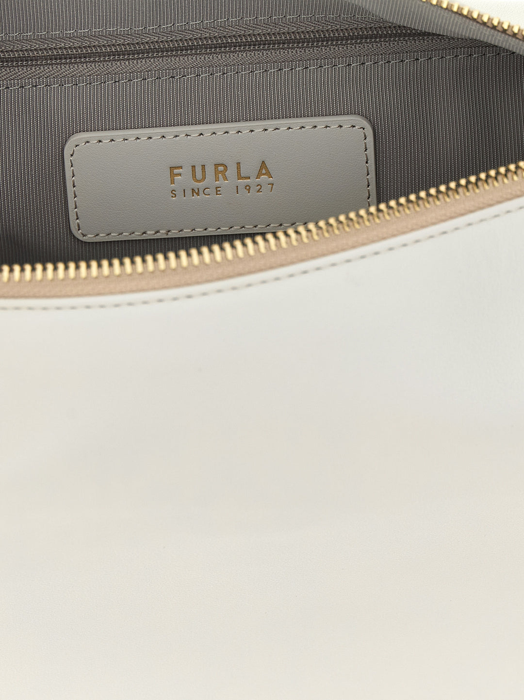 Furla Nuvola Hobo M Borse a Spalla e Tracolla - Bianco | e6889b55c6b5dc12538f5ebb69ce8cac6e9a7f86