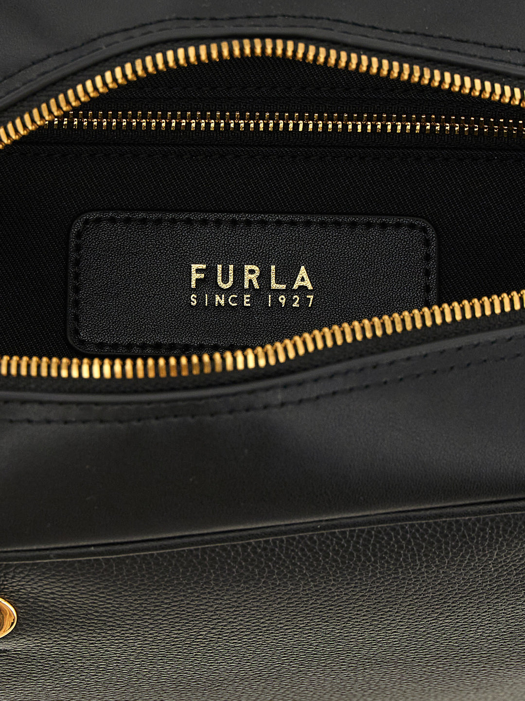 Furla Furla Poppy M Borse a Mano - Nero | 756467bd5e66561ef8e69ad07fd1e586de593dd2
