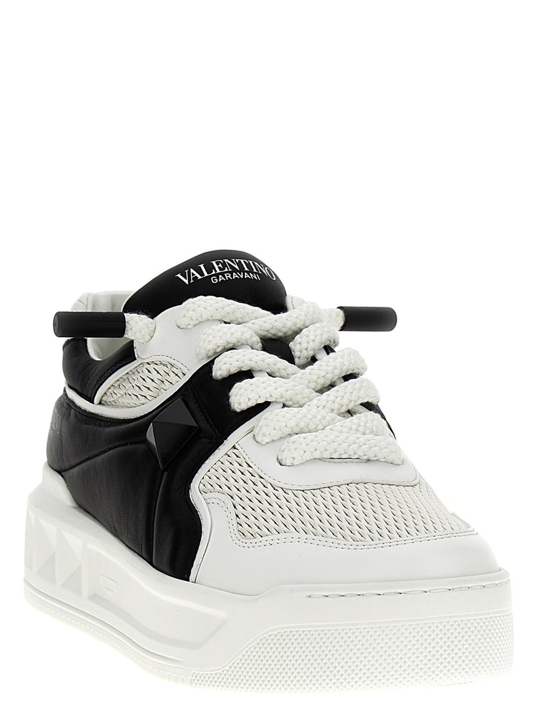 Valentino Garavani One Stud Xl Sneakers - Bianco/Nero | d6917d9f2d397110b3c03c10c8fde8082aeaa96c