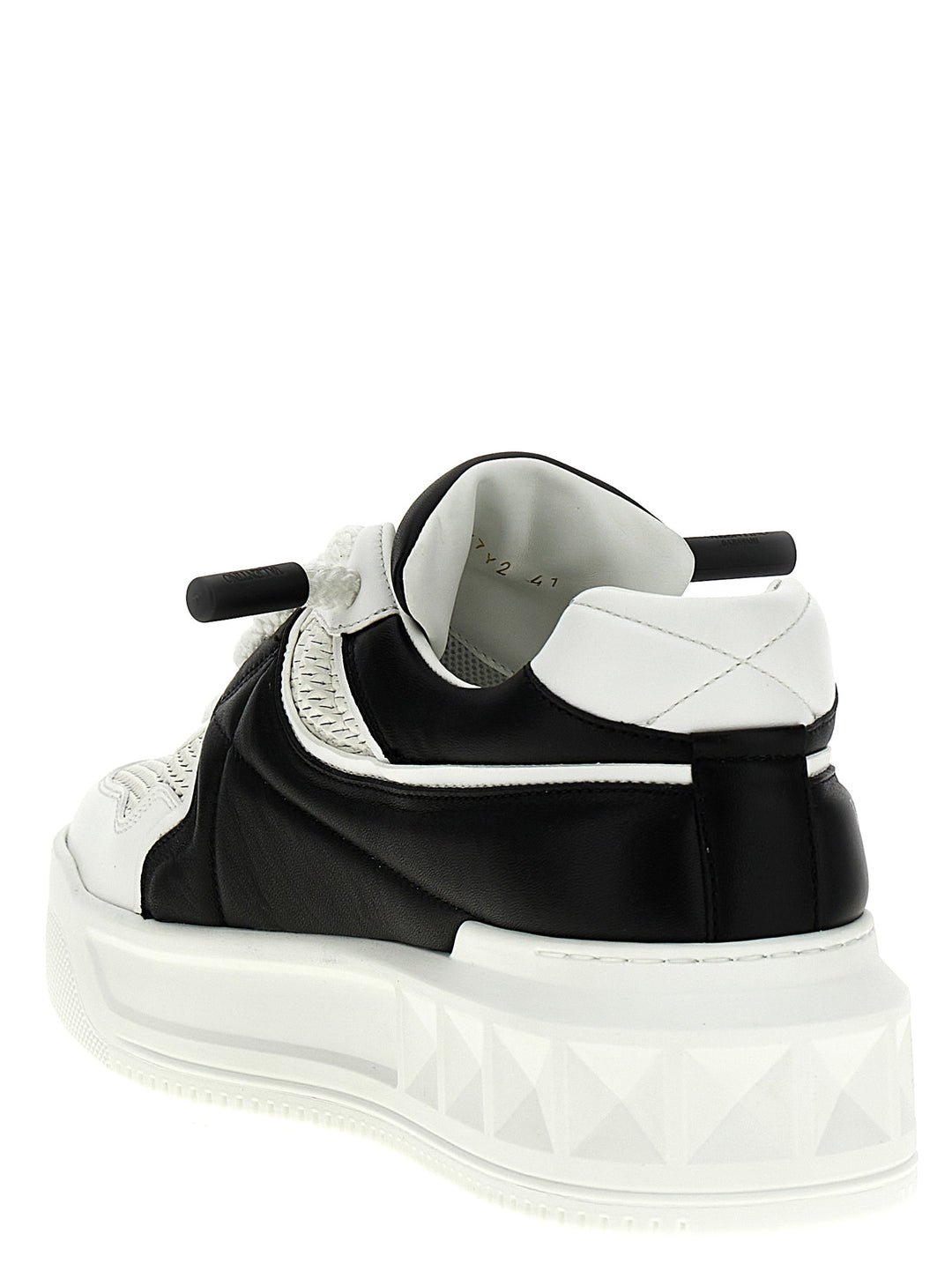 Valentino Garavani One Stud Xl Sneakers - Bianco/Nero | 9e3b08f8872c9539efd6e1eca1ab29032a8aeec0
