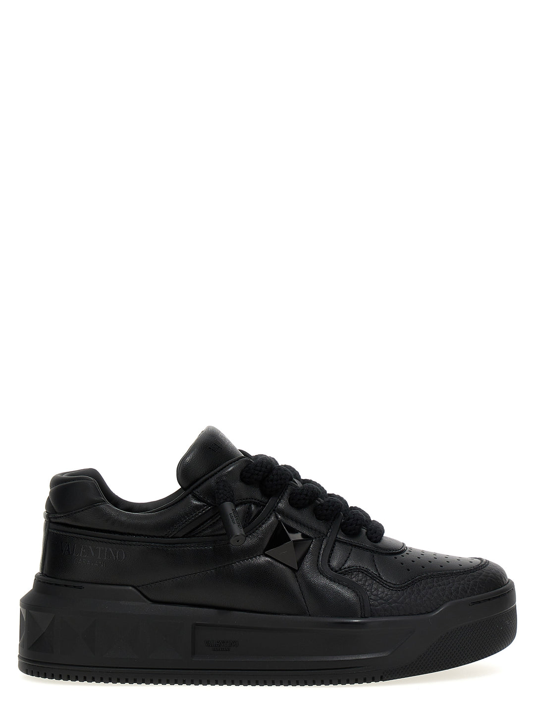 Valentino Garavani One Stud Xl Sneakers - Nero | f18e1fcf59d726a560f06ac90359848b3adcf1f5
