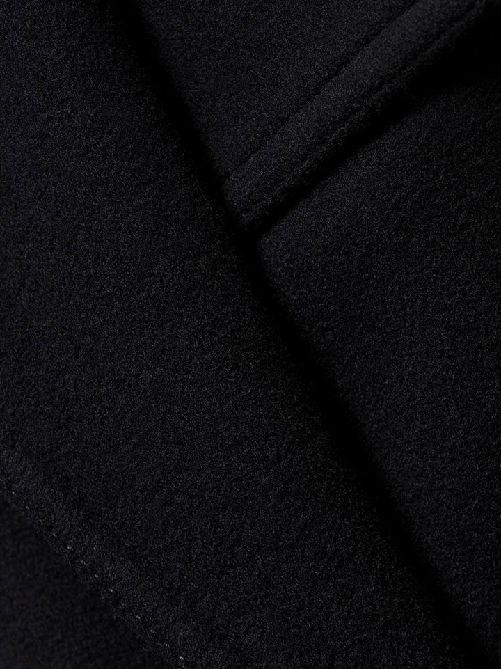 Cappotto in lana sostenibile con cintura in vita
