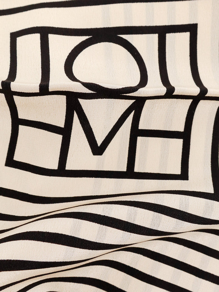 Foulard in seta con stampa Centerd Monogram