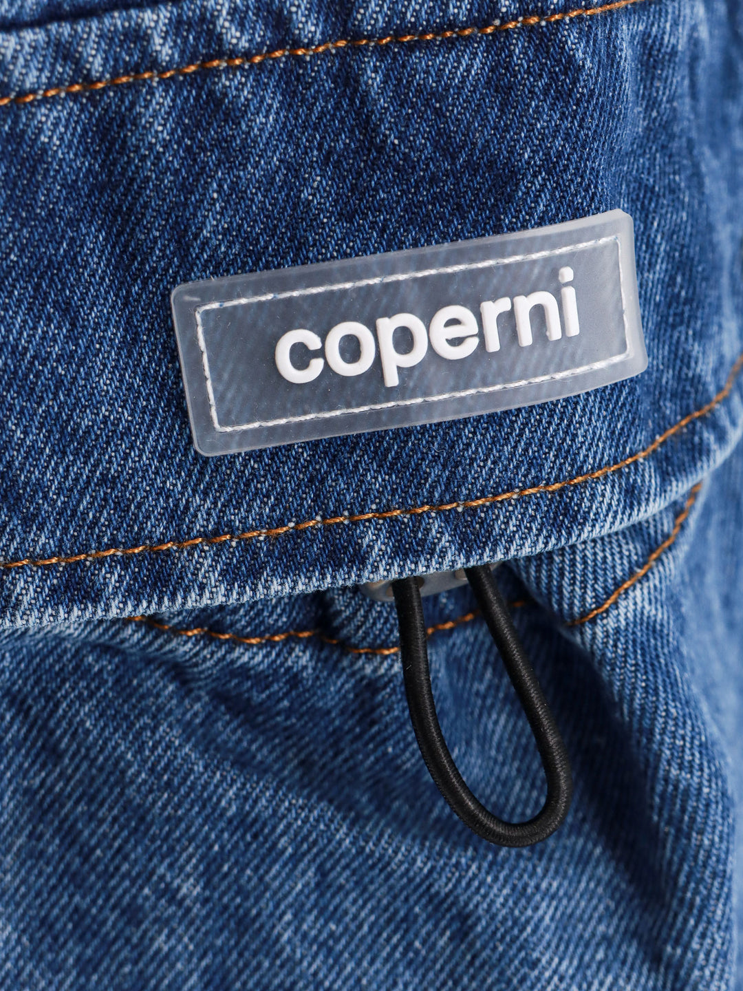 Gonna in denim con patch logo frontale