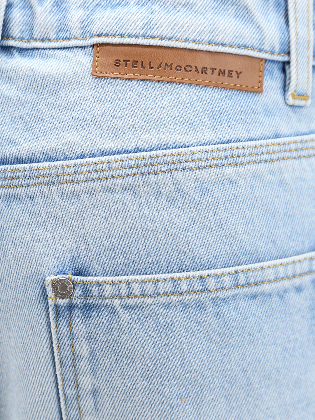 Jeans in cotone sostenibile