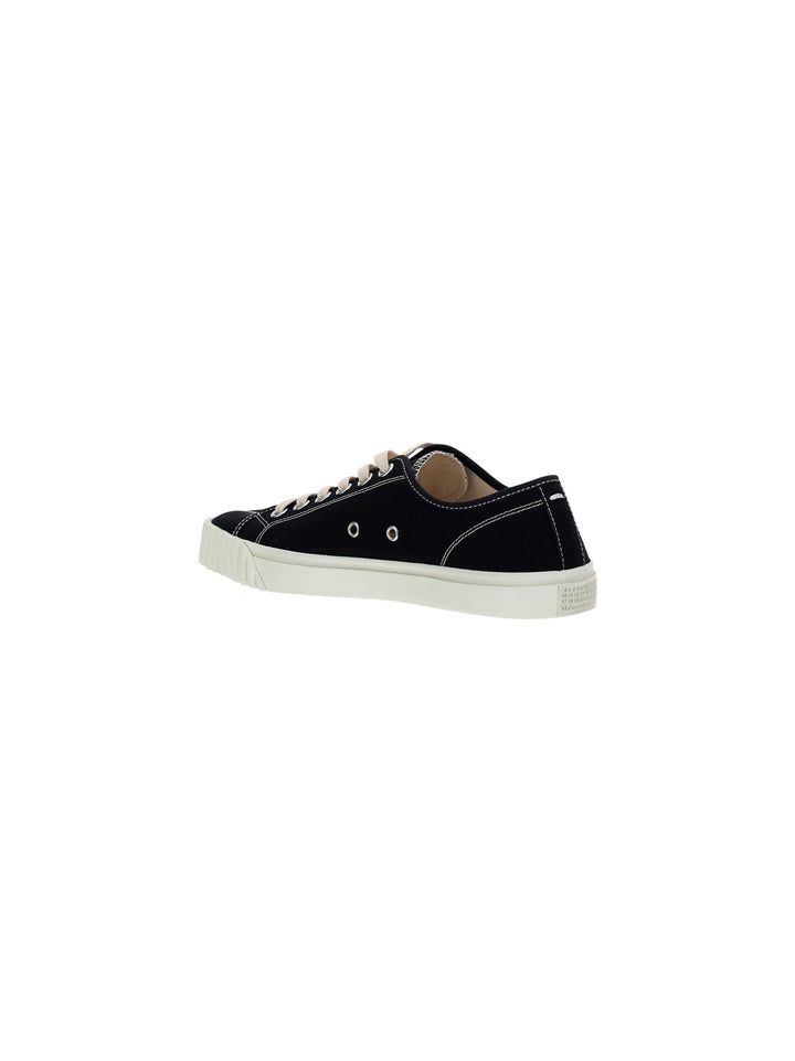 Sneakers in canvas con iconica punta Tabi