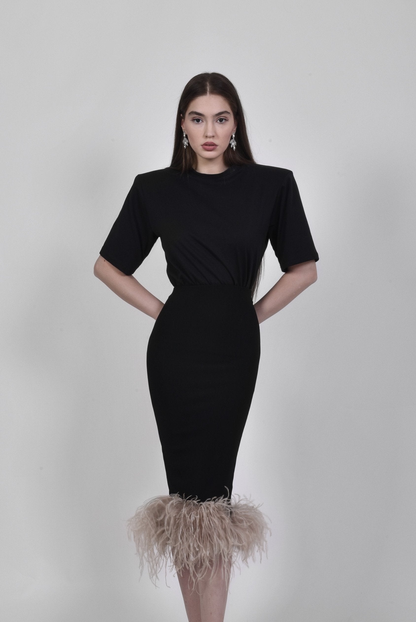 Completo t-shirt e gonna Gea in nero-The Archivia-Wanan Luxury