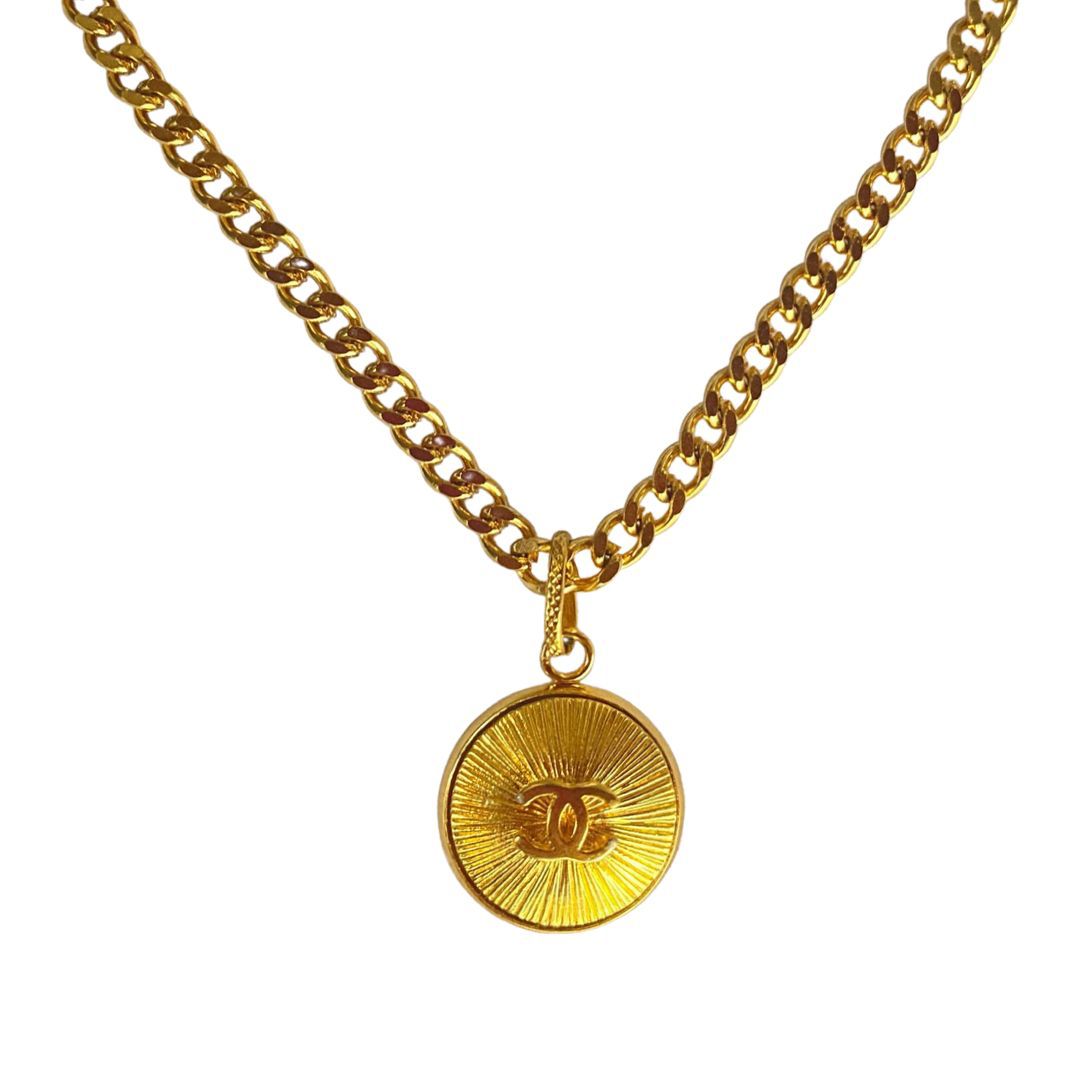 Collana Chanel oro pendente con logo-Saruc x Wanan-Wanan Luxury